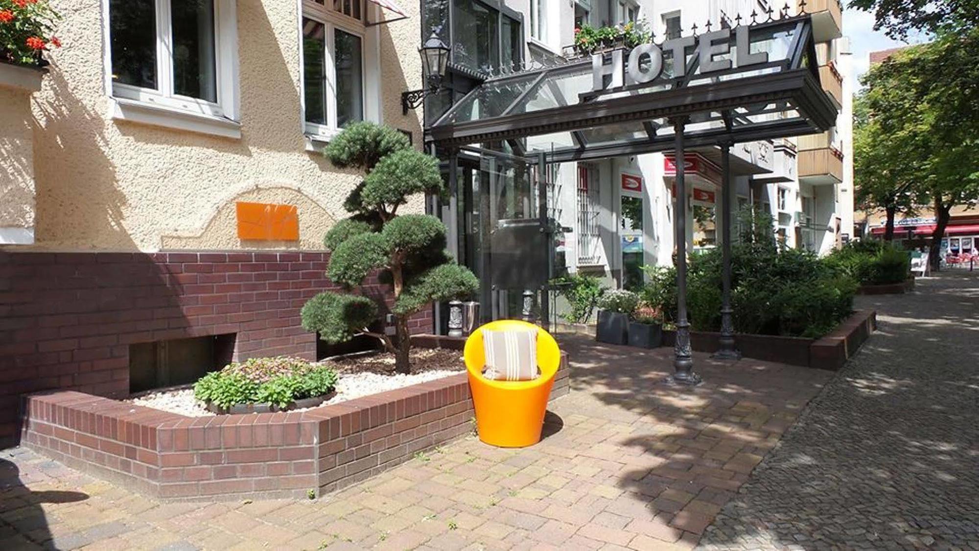 Hotel Alt - Tegel Berlim Exterior foto